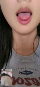 实拍花了30米玩到的骚逼很乖，人美后入射出